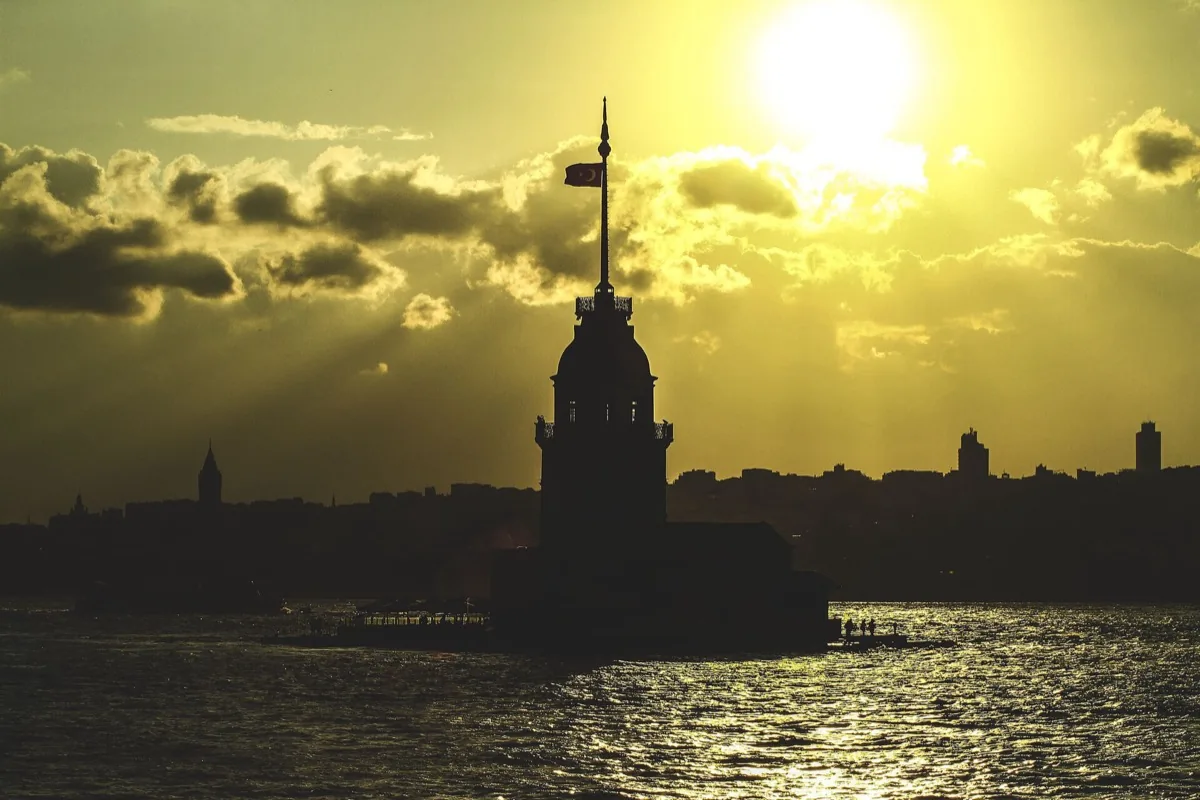 Turkish flag over the Maiden's Tower, Istanbul